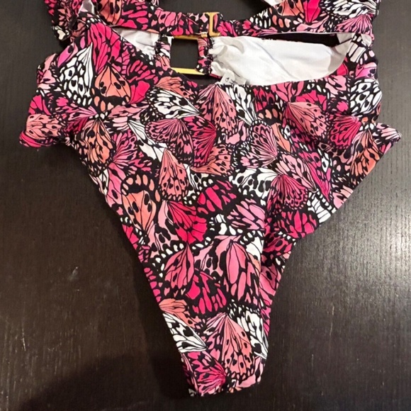 L*Space Trinity One Piece Cutout Swimsuit Butterfly Design Size S - NWT - Picture 8 of 16